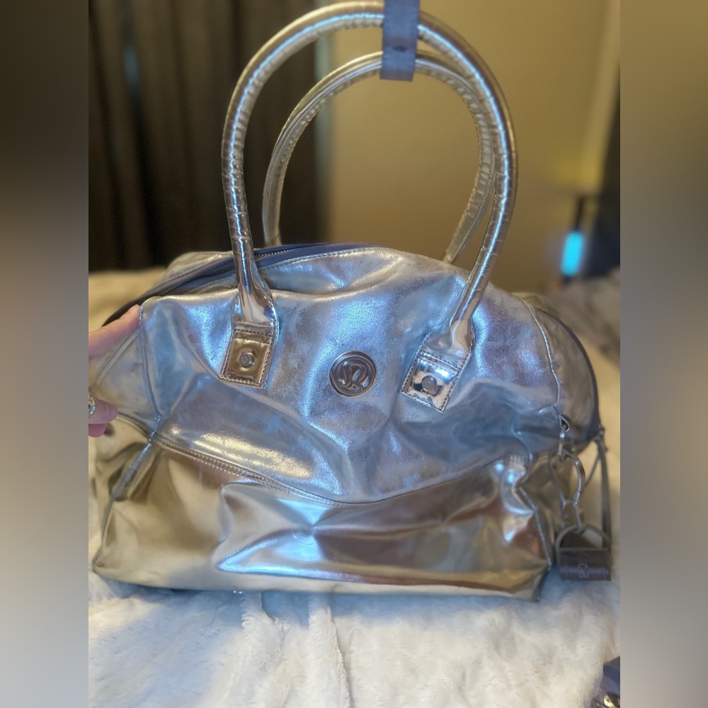 Limited edition, silver, Lululemon bowling tote